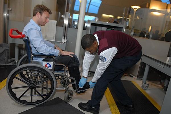 Dịch vụ hỗ trợ xe lăn miễn phí tại sân bay